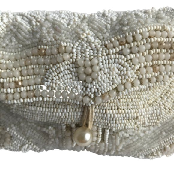 Vintage White Beaded Collectible Dance Coin Purse - Picture 5 of 13